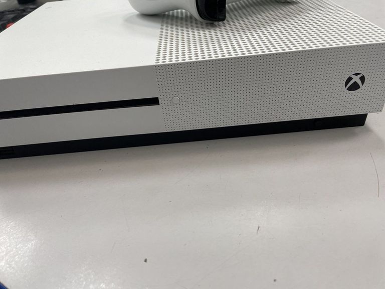 Дешево Microsoft Xbox One S 1TB з ломбарду