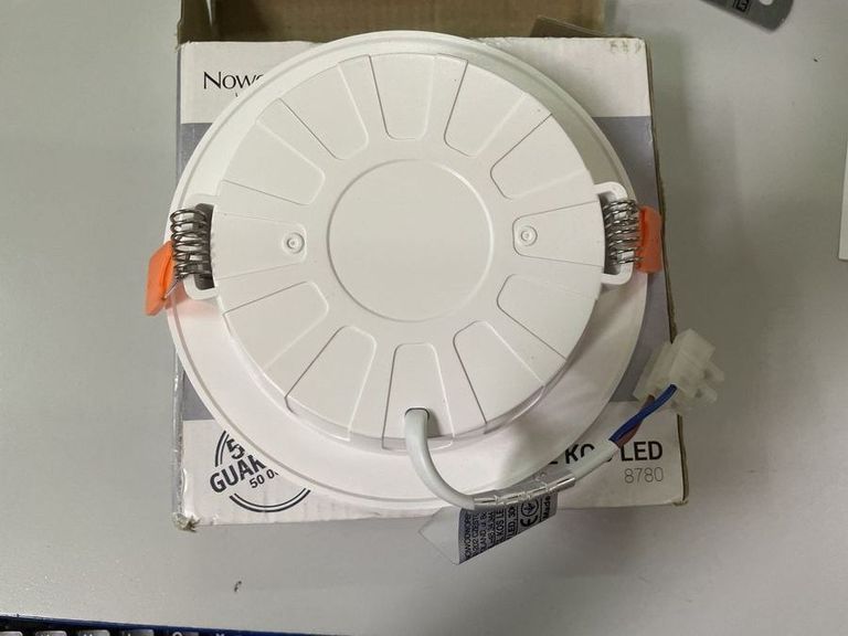 Дешево Nowodvorski 8780 CL Kos LED 10W WH, 10 Вт, 850 лм, 3000K з ломбарду