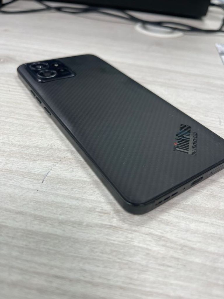 Motorola ThinkPhone 8/256GB Carbon Black (PAWN0018) Код:01-200569734. Зображення 6