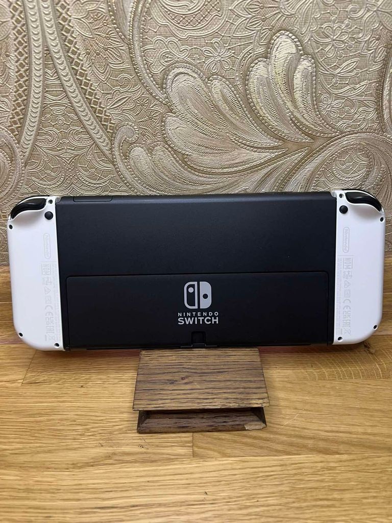 Nintendo Switch OLED with White Joy-Con (045496453435) Код:null. Изображение 6
