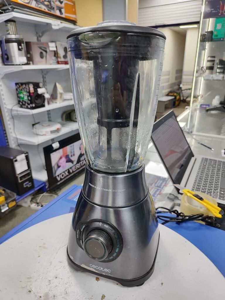 Купити Cecotec power titanium 1800 Б/У