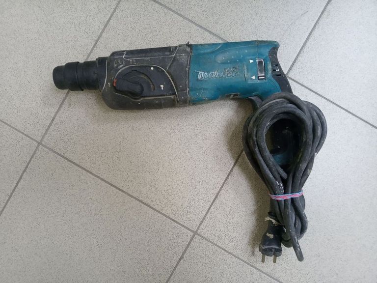 Купити Makita HR2470 Б/У