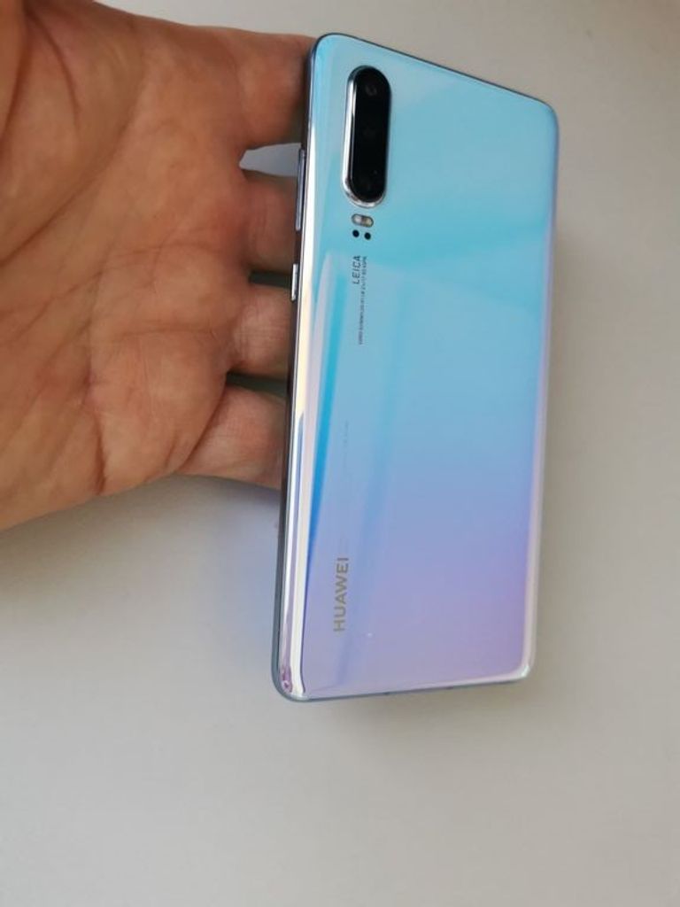 Купити HUAWEI P30 6/128GB Aurora (51093NDH, 51093NDF) Б/У