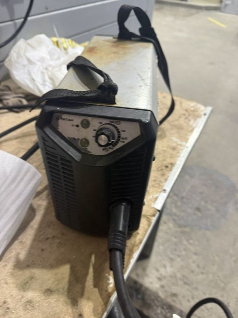 Оголошення Titan бис 2000 Б/У