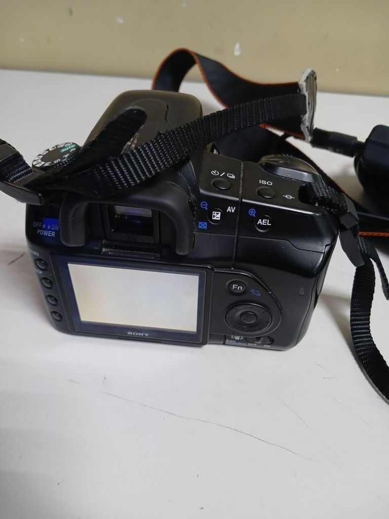 Дешиво Sony dslr-a200 + 50mm 1:1.7 (22) с ломбарда