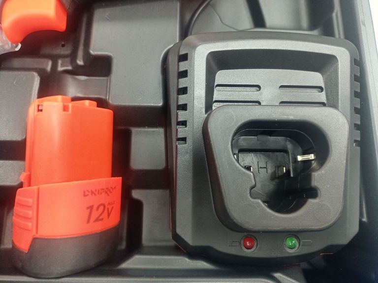 Объявление Dnipro-M cd-12c compact + 2акб 2ah + зп Б/У