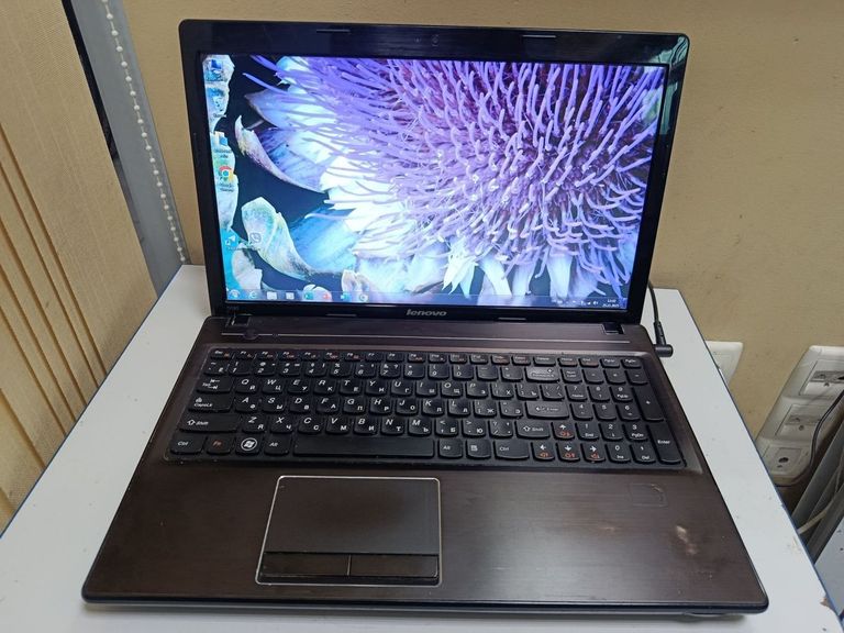 Купити Lenovo 15/core i3 2348m ddr3/4gb ddr3/hdd 500 gb/ssd *відсутній/*інтегрована Б/У