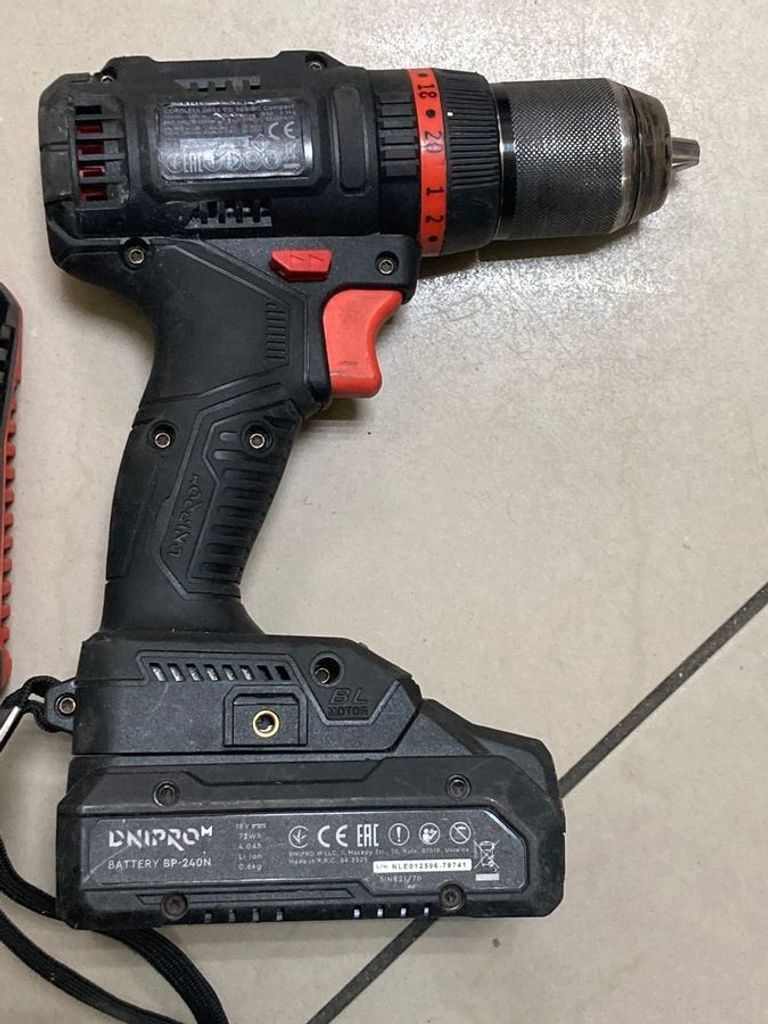 Купить Dewalt dcf 887 1акб 4ah + зп Б/У