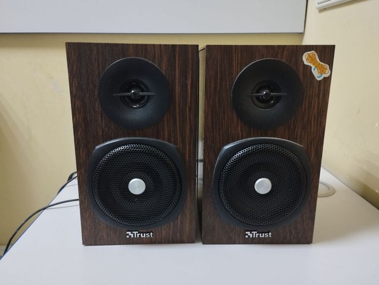 Купить Trust MiLa 2.0 Speaker Set (16697) Б/У