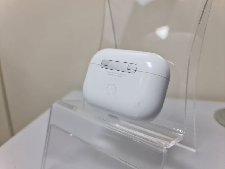 Дешево Apple airpods pro 2nd generation with magsafe charging case usb-c з ломбарду