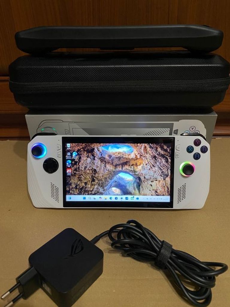 Оголошення Asus ROG Ally 2023 RC71L 512 GB (RC71L-ALLY.Z1X_512) Б/У