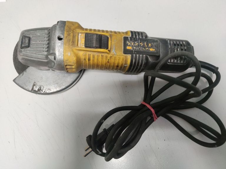 Купить Stanley FMEG220 Б/У