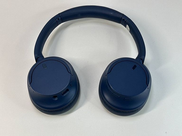 Купити Sony WH-CH720N Black Б/У