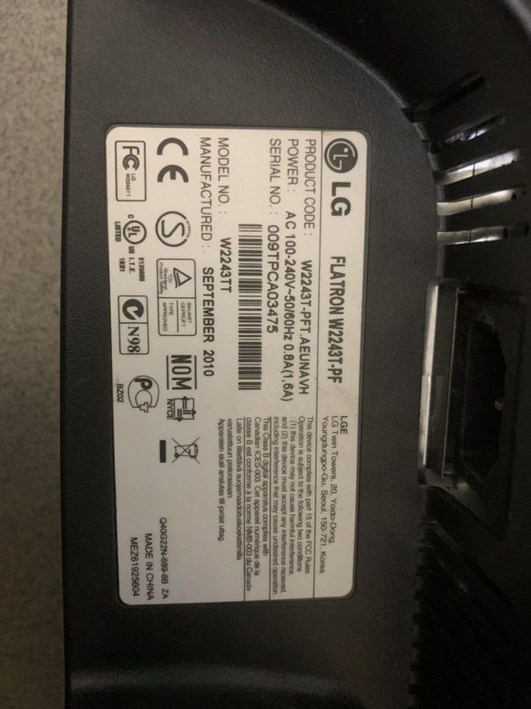 Дешево Lg w2243t-pf з ломбарду