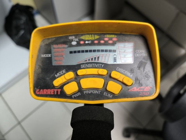 Дешиво Garrett ACE 250 с ломбарда