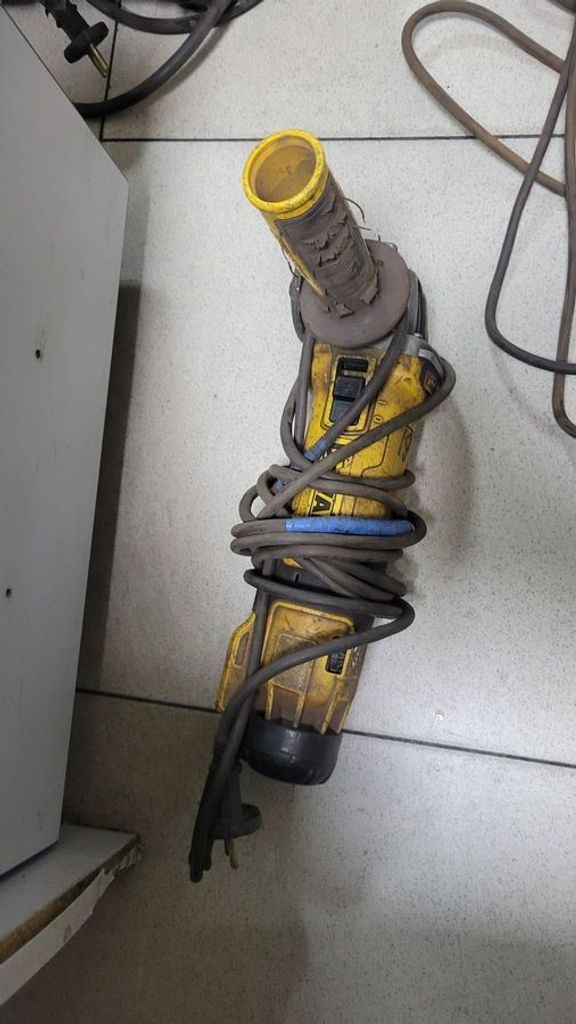 Купити Dewalt DWE4257 Б/У