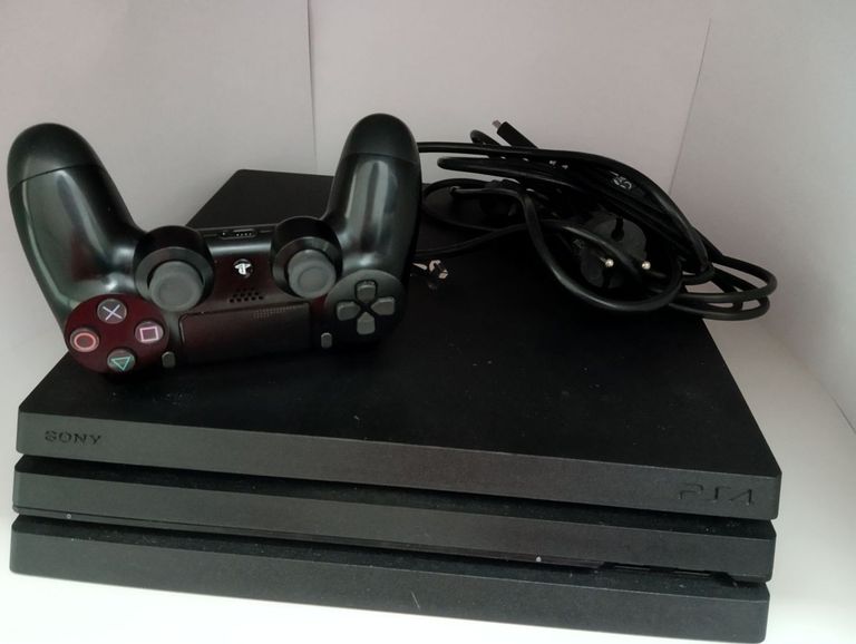 Дешево Sony playstation 4 pro 1tb з ломбарду
