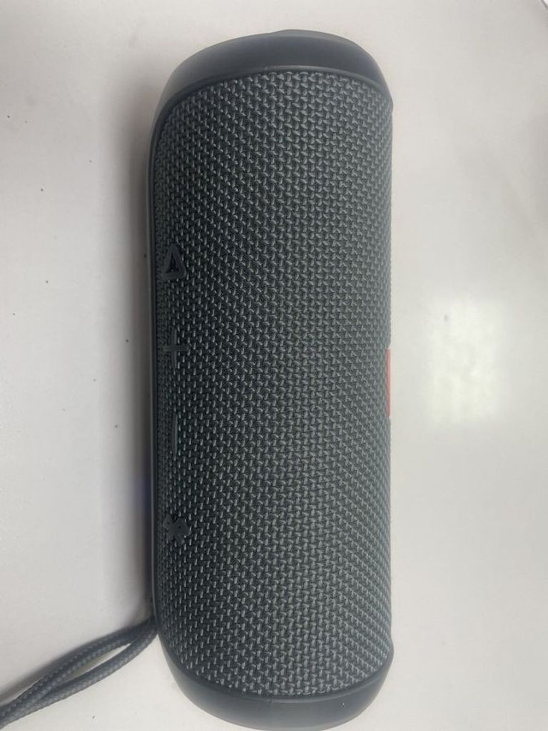 Купити Jbl flip essential Б/У