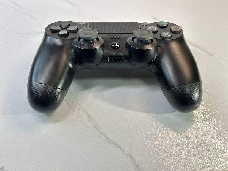 Оголошення Sony dualshock 4 v2 Б/У