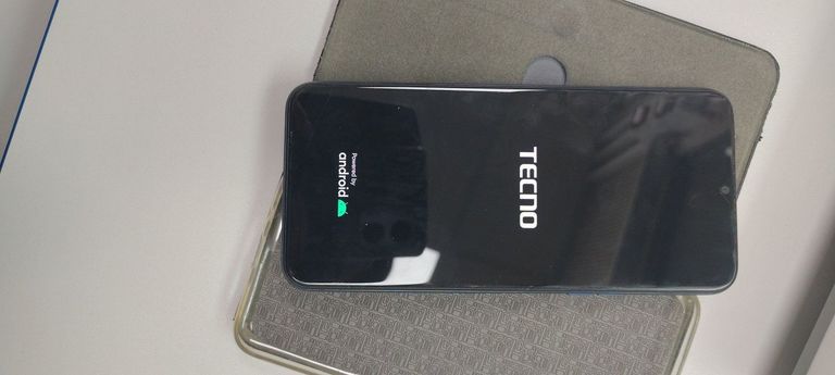 Дешево Tecno spark 8p kg7n 4/64gb з ломбарду