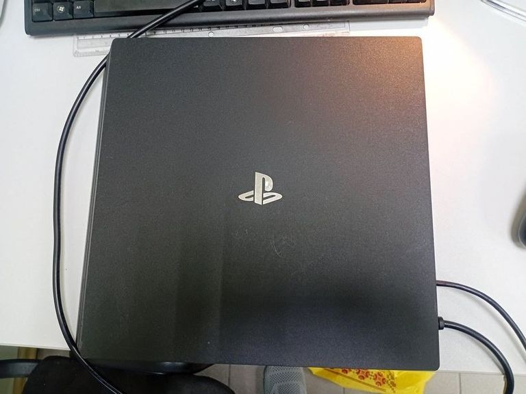 Оголошення Sony playstation 4 pro 1tb Б/У