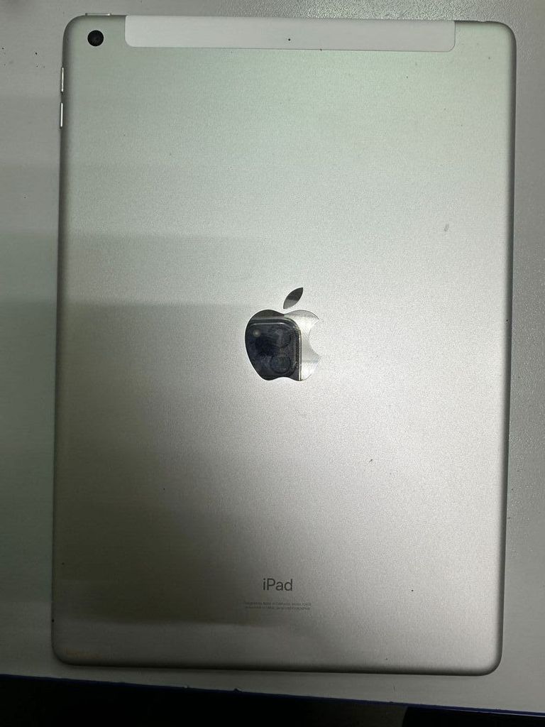 Дешево Apple ipad 8 wifi 32gb 4g з ломбарду
