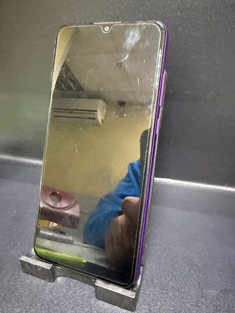 Дешево Motorola moto e13 8/128gb xt2345-3 з ломбарду