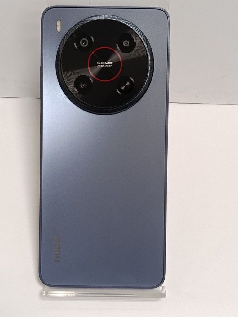 Дешиво Zte Nubia V70 Max 6/128GB Gray с ломбарда