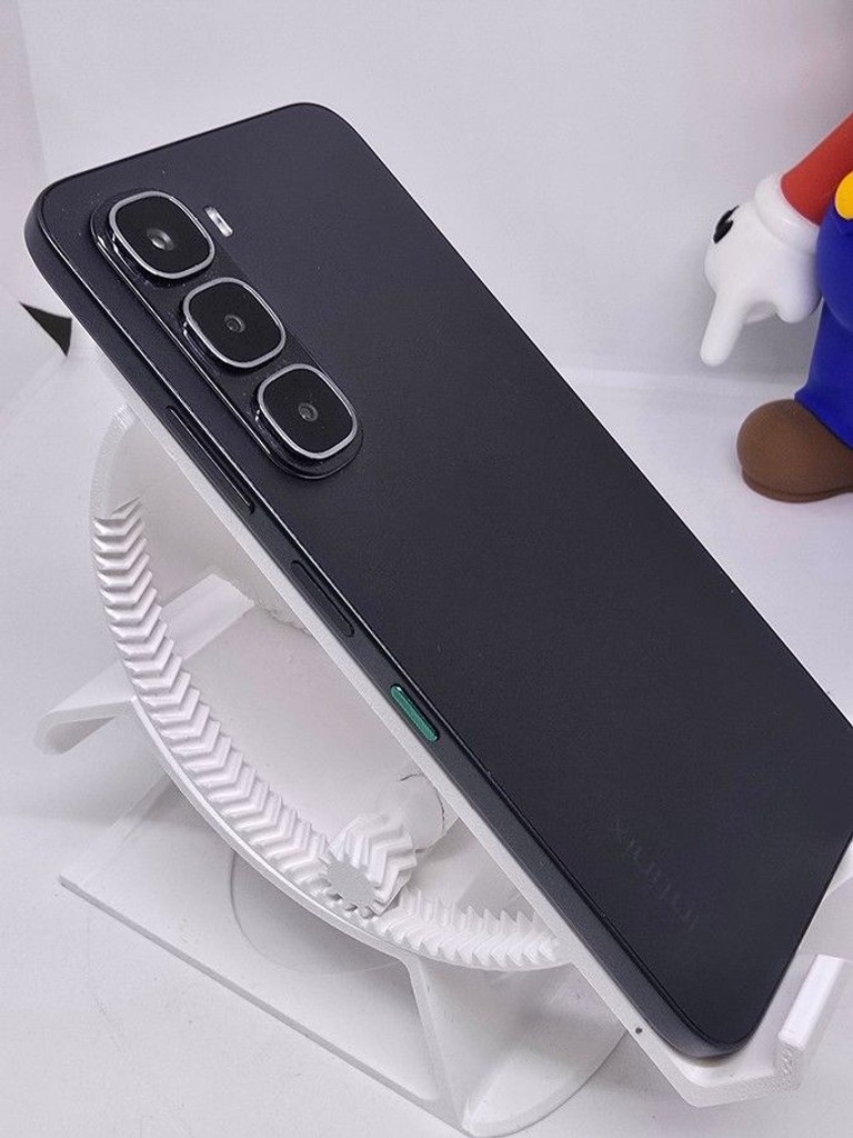 Дешево Infinix infinix hot 60i x6728 8/256gb з ломбарду