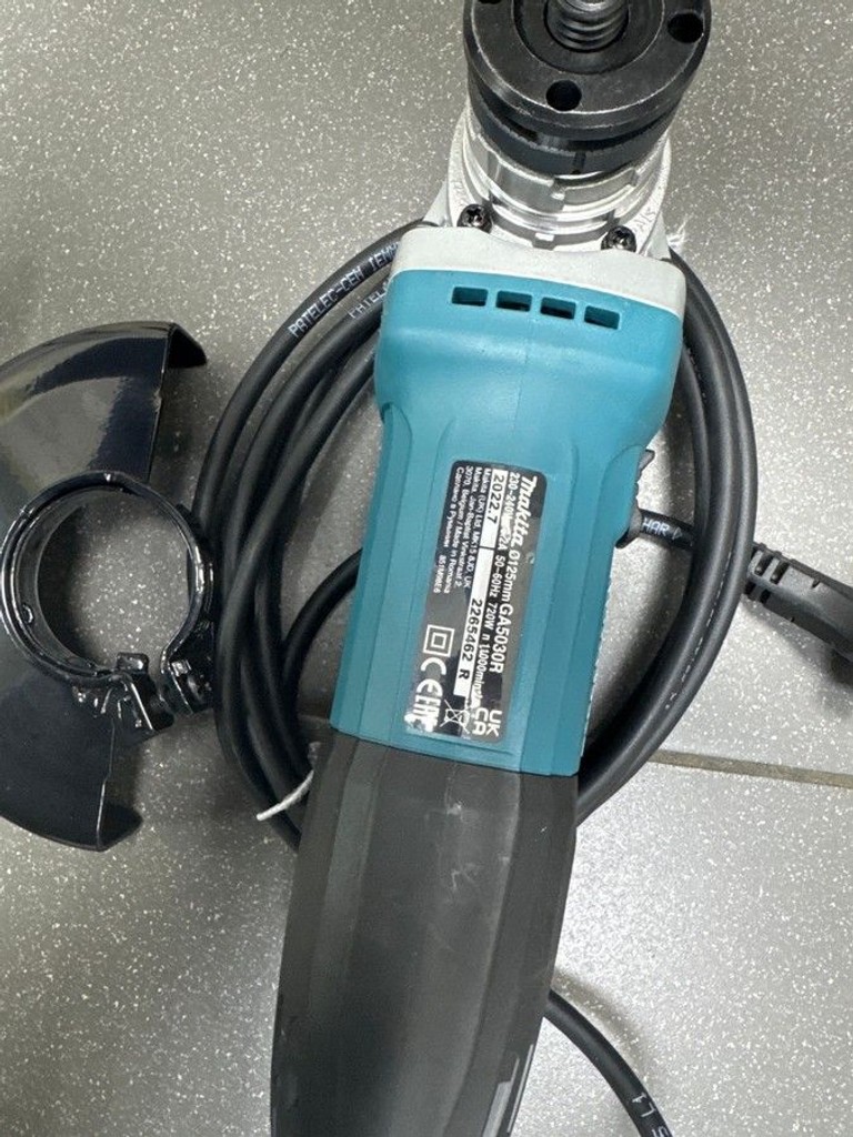 Дешево Makita GA5030R з ломбарду