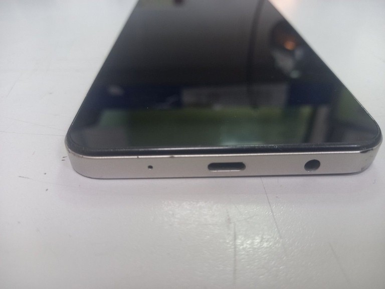 Розпродаж Xiaomi redmi a5 3/64gb, продавець Техноскарб