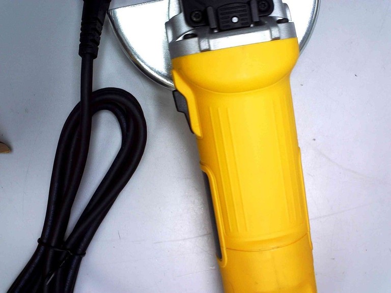 Дешево Dewalt DWE4157 з ломбарду