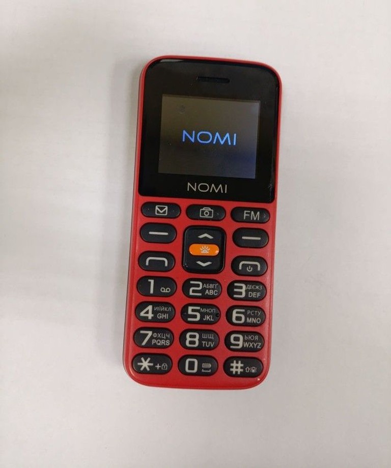 Дешево Nomi i1820 Red з ломбарду