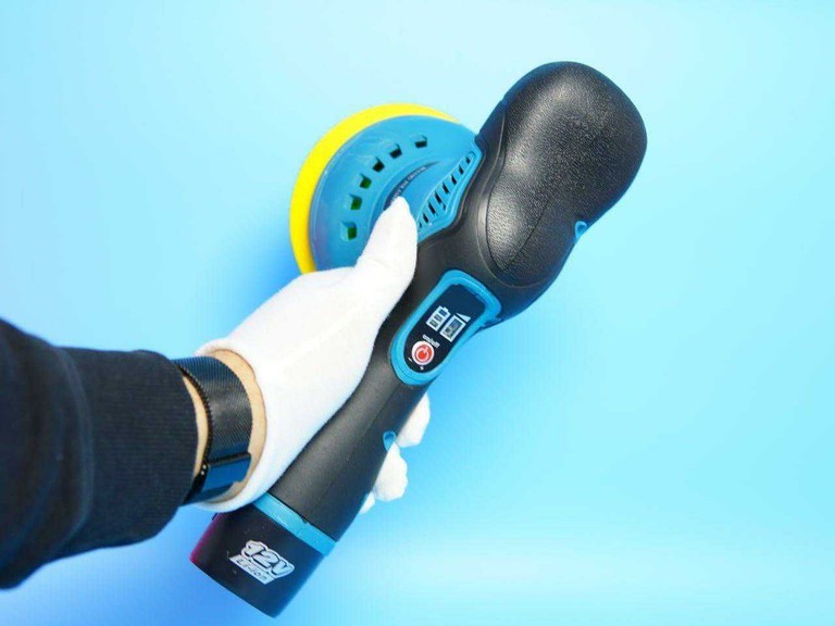 Дешево Полірувальна акумуляторна машинка Waxing Polisher 12V. для полірування, шліфування автомобіля, меблів, тощо.. 6 швидкостей. з ломбарду