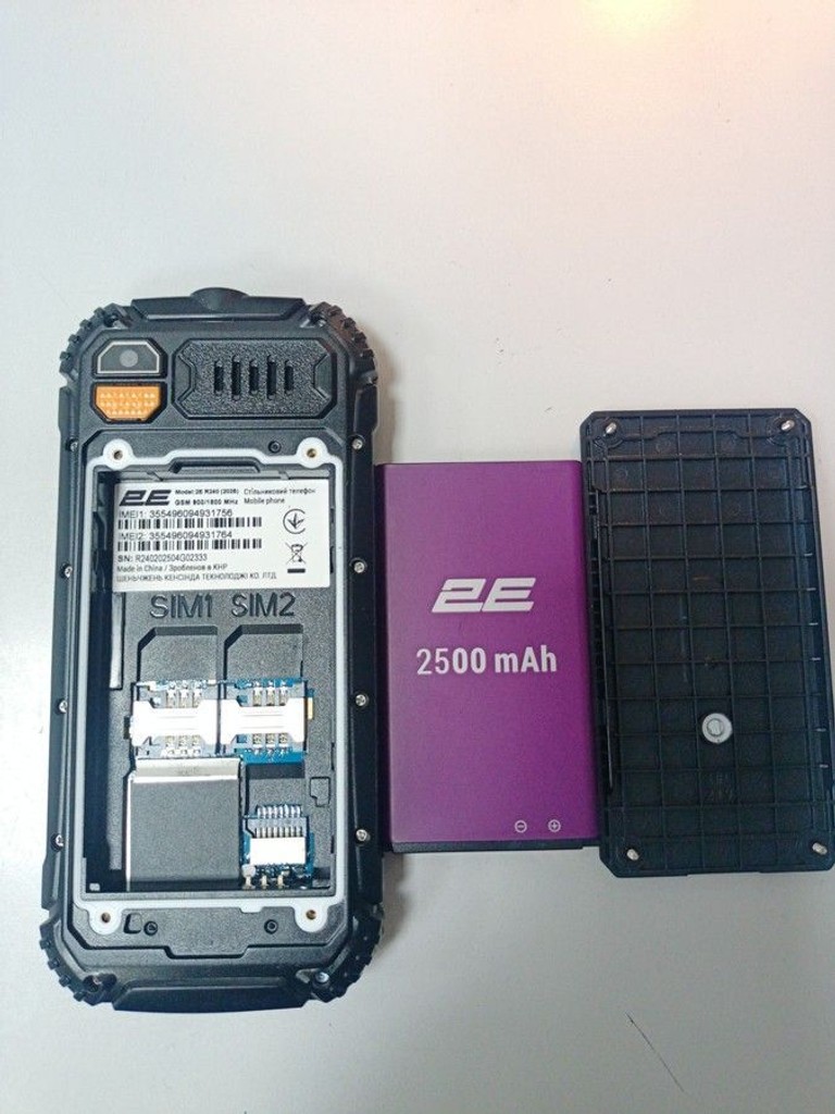 Дешево 2e R240 2025 Black (694743657623) з ломбарду