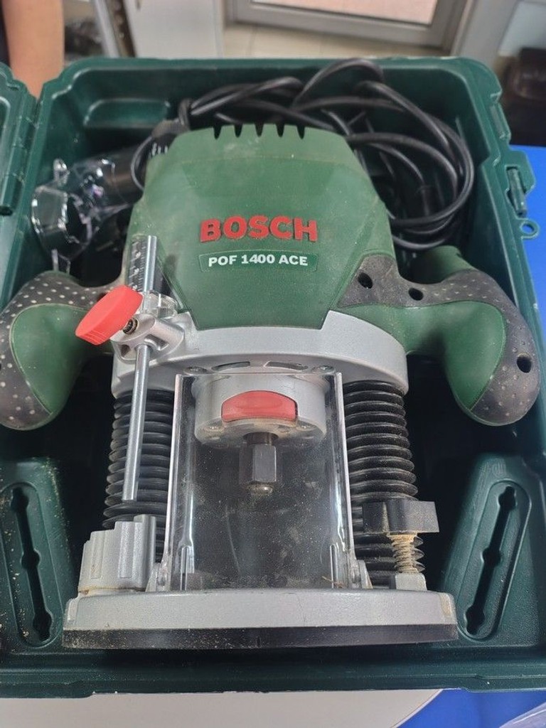 Дешево Bosch pof 1400 ace з ломбарду