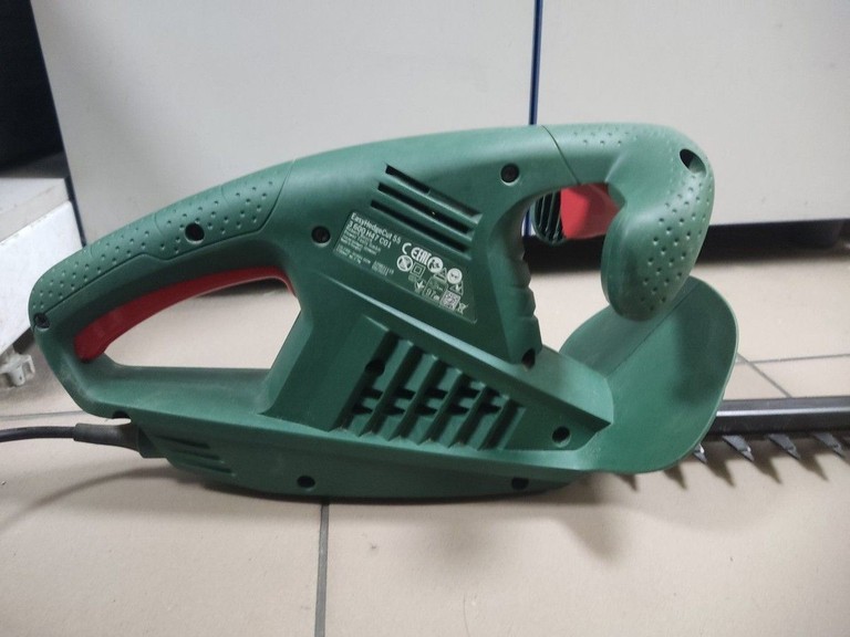 Дешево Bosch EasyHedgeCut 55 (0600847C02) з ломбарду