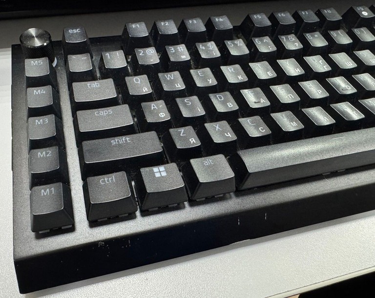 Дешиво Razer blackwidow v4 pro с ломбарда