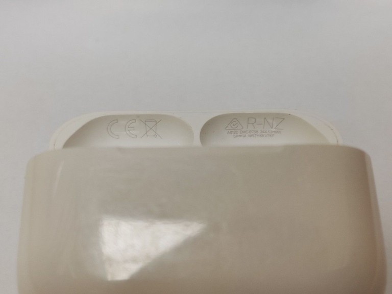 Дешево AirPods Pro 3 з ломбарду