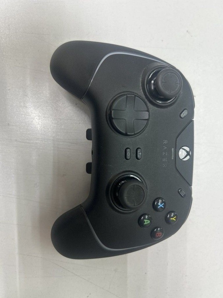 Купити Razer Wolverine V2 Chroma Black (RZ06-04010100-R3M1) Б/У