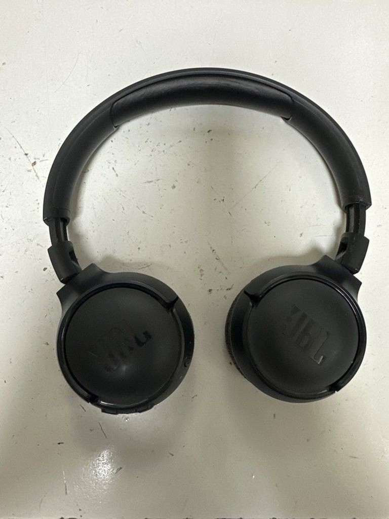 Дешиво Jbl tune 570bt с ломбарда