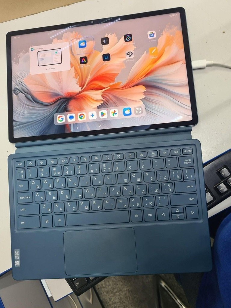 Объявление Lenovo Yoga Tab Plus 16/256GB WiFi Tidal Teal + Keyboard + Pen (ZAEG0008) Б/У
