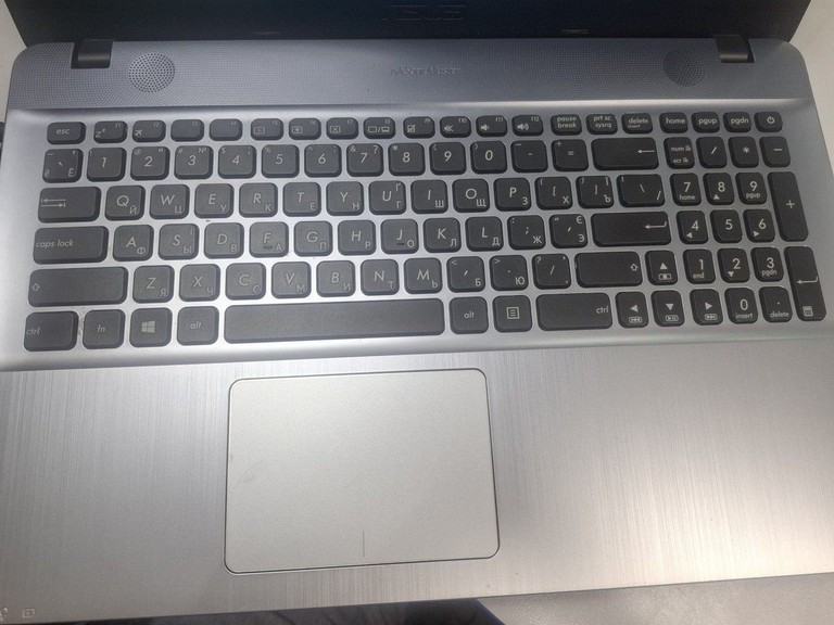 Оголошення Asus 15/celeron n3350 ddr3/4gb ddr3/hdd 500 gb/ssd *відсутній/geforce 810m Б/У