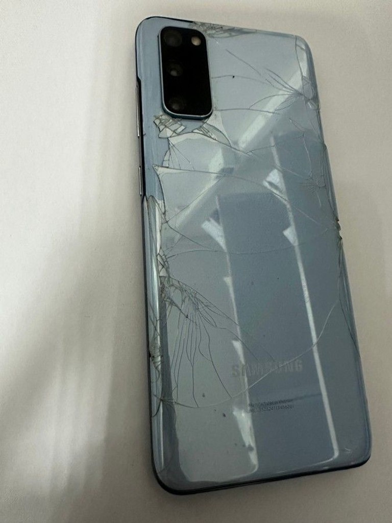 Оголошення Samsung galaxy s20 5g sm-g981 12/128gb Б/У