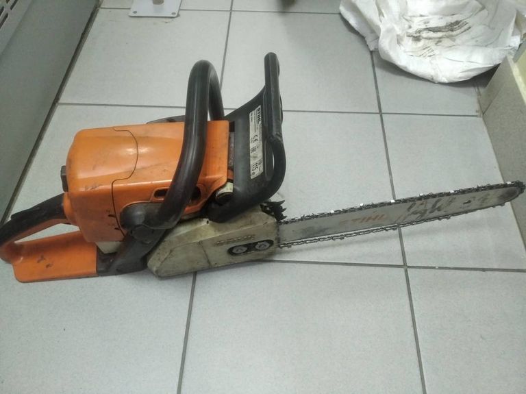 Stihl MS 230 C-BE 40cm (11232000856)