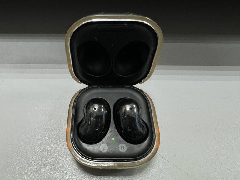 Samsung galaxy buds live