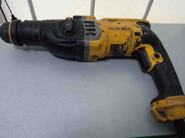 Купити Dewalt d25143ks Б/У