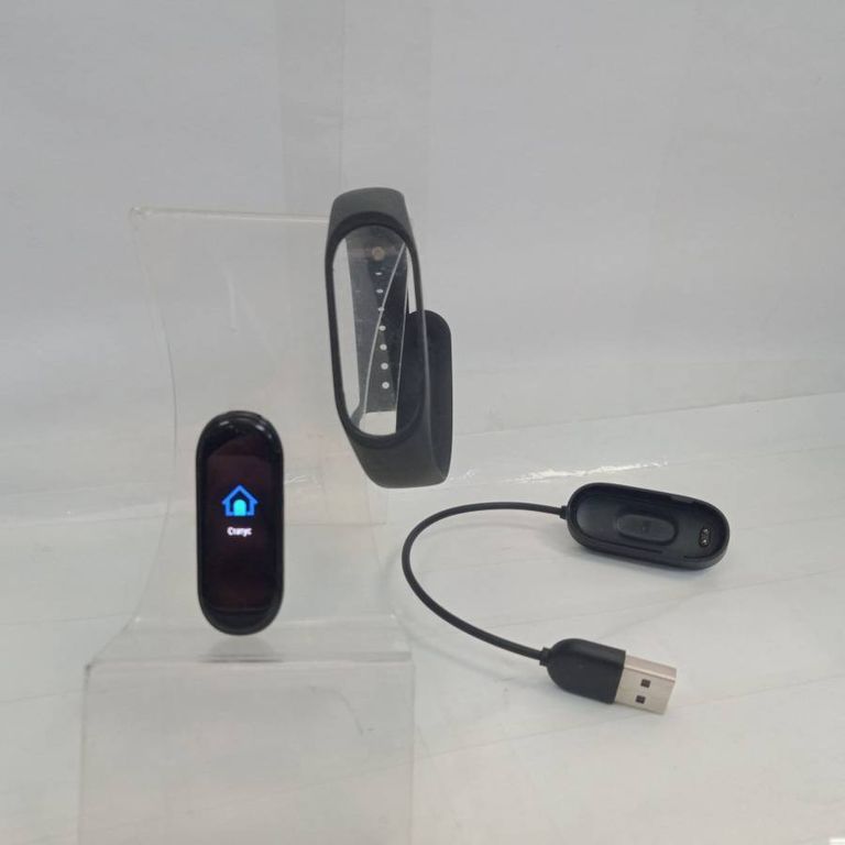 Купити Xiaomi Mi Smart Band 4 Black Б/У