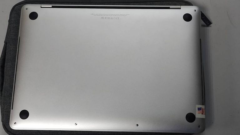 Оголошення Apple macbook pro 13.3/ core i7 3.3ghz/ ram16gb/ ssd512gb/ intel iris 550/ touch bar Б/У