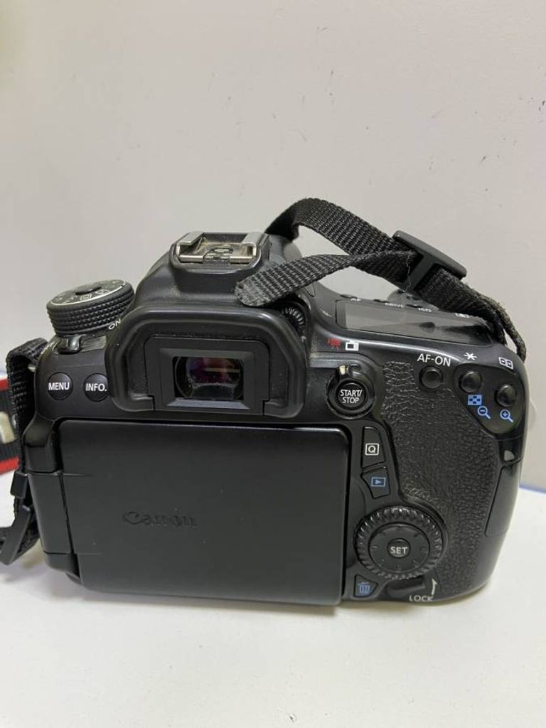Дешево Canon EOS 70D body з ломбарду